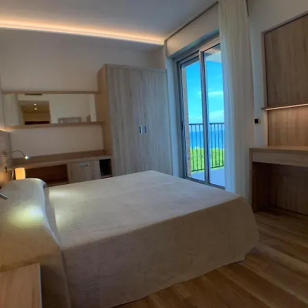 Beau Rivage Pineta Hotel 4*