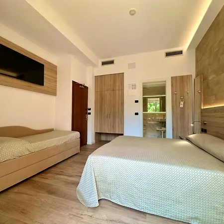 Hotel Beau Rivage Pineta 4*