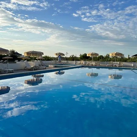 Hotel Beau Rivage Pineta 4*