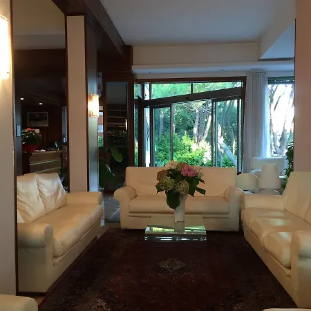 Hotel Beau Rivage Pineta 4*